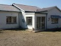 Standerton ; Family home on very large stand  1