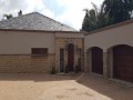 Neat Family Home On Large Stand With Cottage & Two Swimming Pools - Bedfordview 