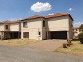 4-Bedroomed Home - Emfuleni Golf Estate, Vanderbijl Park 2